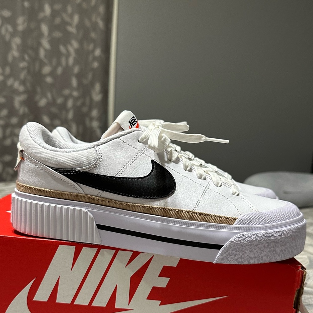 Nike Court Legacy Lift Sneaker - Women's